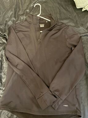 Motion quarter zip